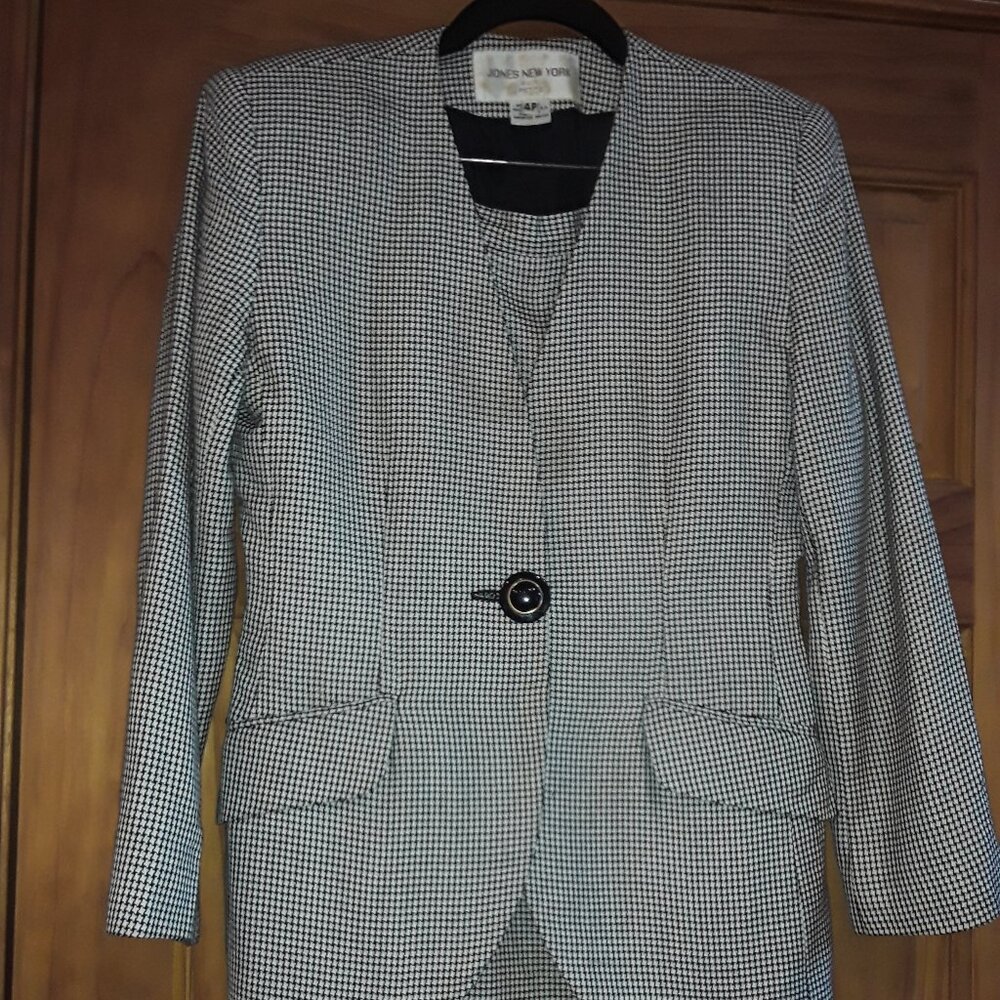 Vintage Jones New York SZ 4 Petite Black Houndstooth Jacket & Skirt Set Classic!